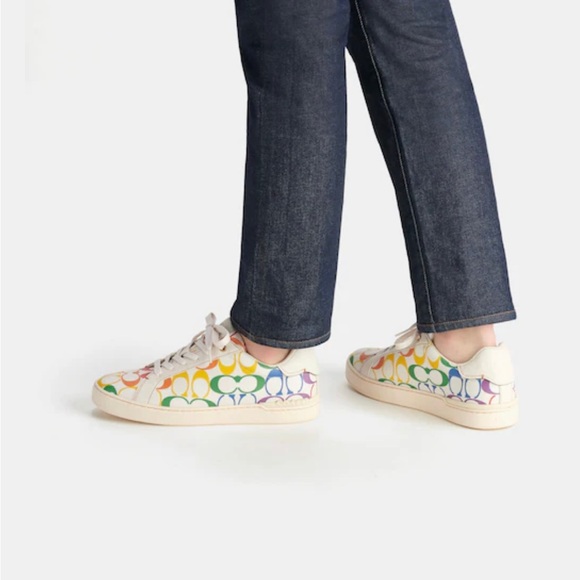 NWT Coach Outlet Clip Low Top Sneaker In Rainbow Signature Canvas men’s - Picture 3 of 12
